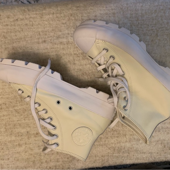 Cream Platform Converse - Picture 2 of 3